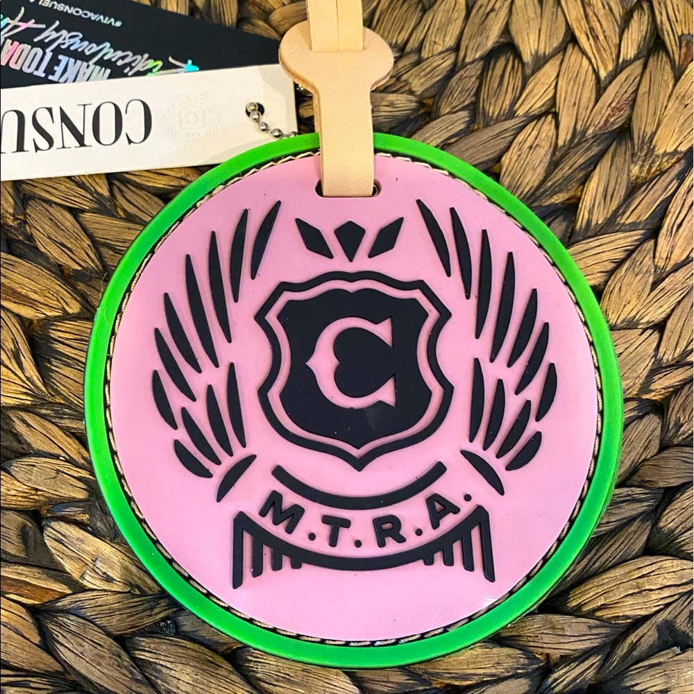 Consuela light pink & green luggage tag